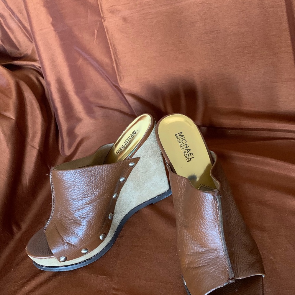 Comfortable wedge sandals